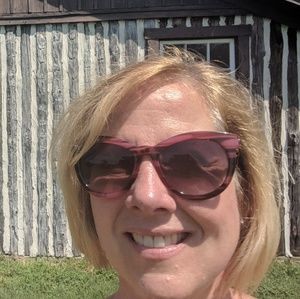 Meet your Posher, Kelly